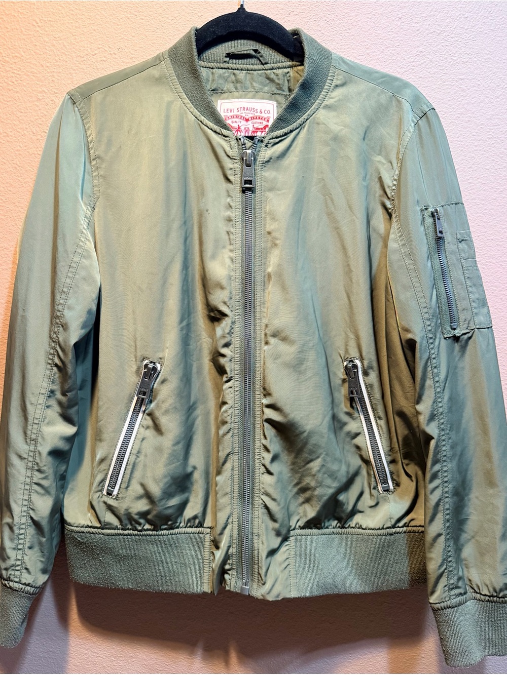 Levi's Olive Green Bomber Puffer Jacket with Zip Pockets